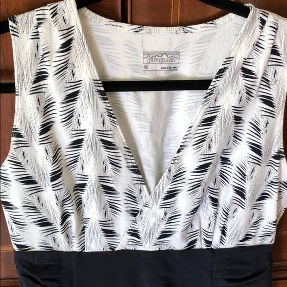 Cute and comfortable Patagonia sleeveless dress - Picture 2 of 5